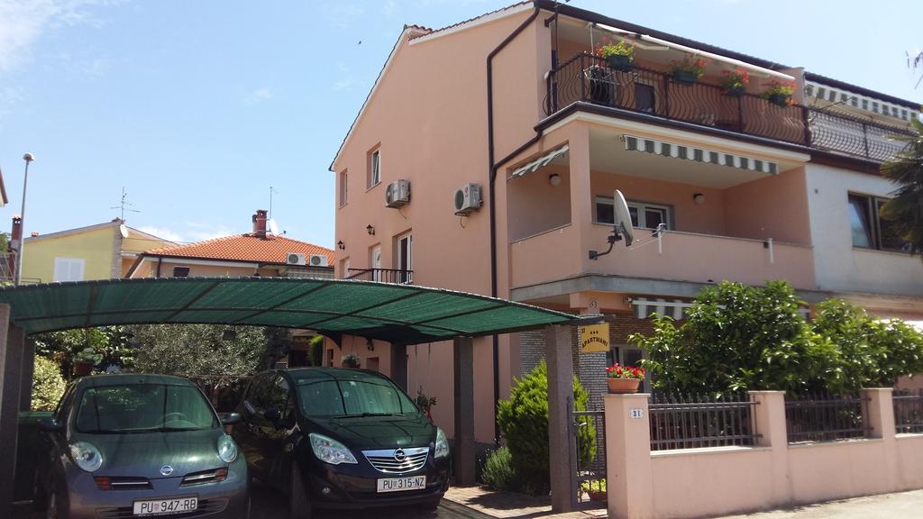 Apartments Merlin Novigrad Istria Exterior foto